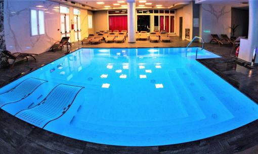 hotelformula de beheizter-pool-morgens-geoeffnet-rosolina-po-delta-naturpark 015