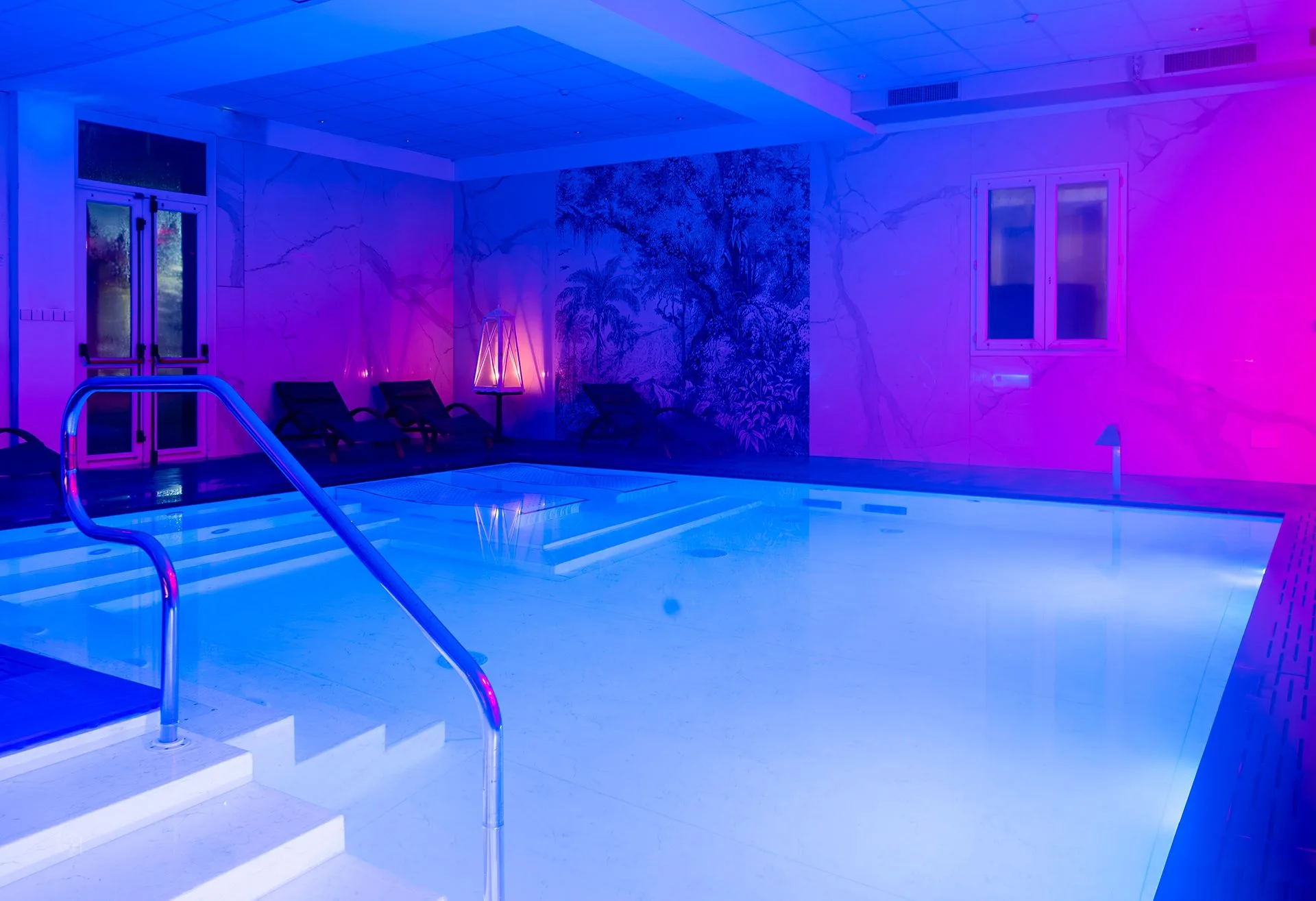 Foto MGKI PISCINA IDROMASSAGGIO<br>Con Magnesio, Potassio e oligoelementi